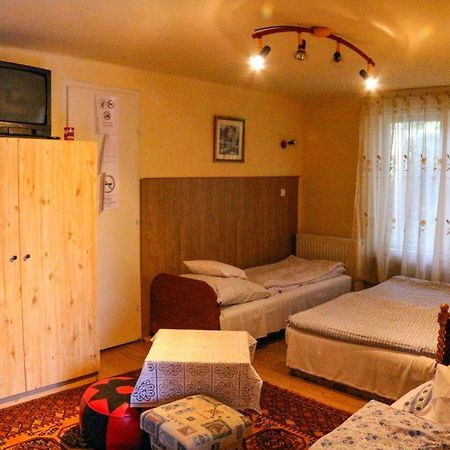 Horvath Vendeghaz Hotel Monosbel Екстериор снимка