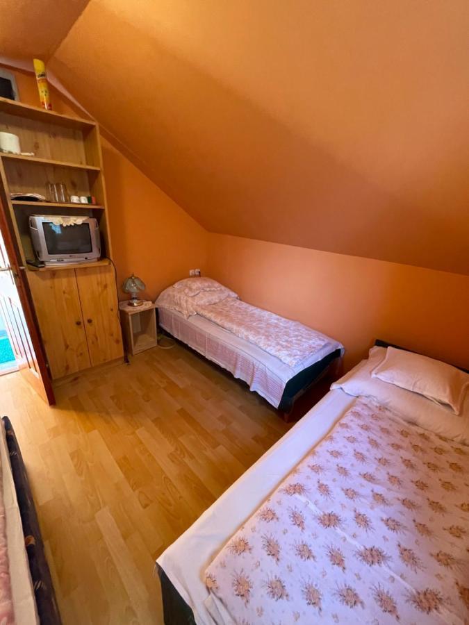 Horvath Vendeghaz Hotel Monosbel Екстериор снимка
