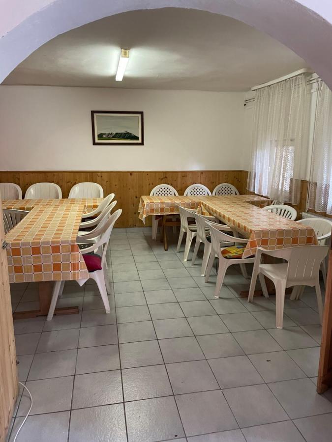 Horvath Vendeghaz Hotel Monosbel Екстериор снимка