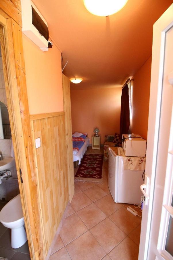 Horvath Vendeghaz Hotel Monosbel Екстериор снимка