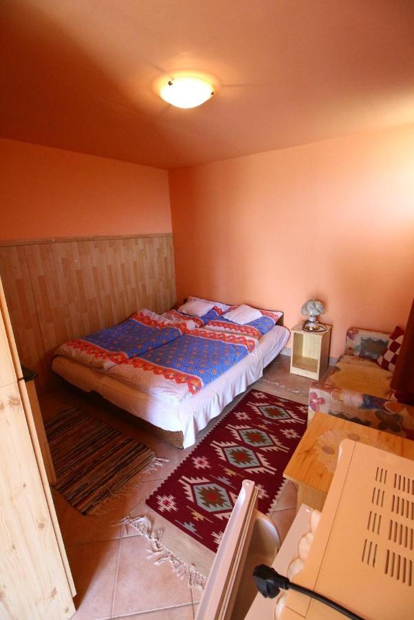 Horvath Vendeghaz Hotel Monosbel Екстериор снимка