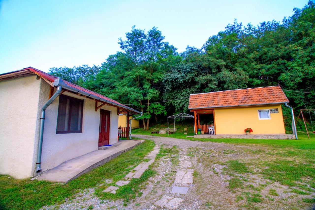Horvath Vendeghaz Hotel Monosbel Екстериор снимка